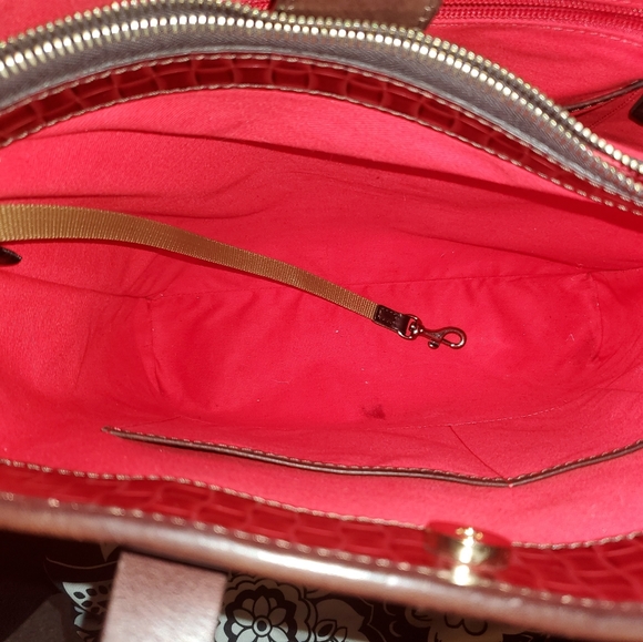 SOLD Dooney & Bourke Red Brick Woven Handbag - Picture 7 of 11